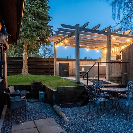 Rowanlea Lodge With Hot Tub Marykirk Bagian luar foto