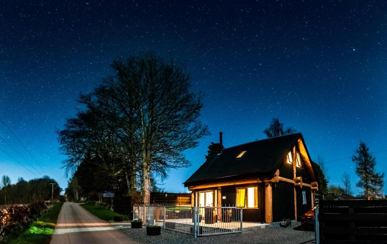 Rowanlea Lodge With Hot Tub Marykirk Bagian luar foto