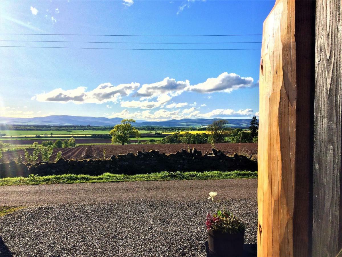 Rowanlea Lodge With Hot Tub Marykirk Bagian luar foto