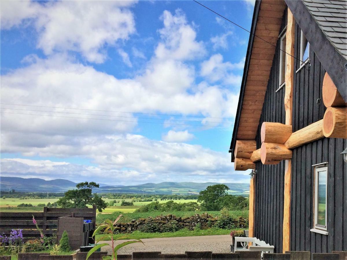 Rowanlea Lodge With Hot Tub Marykirk Bagian luar foto