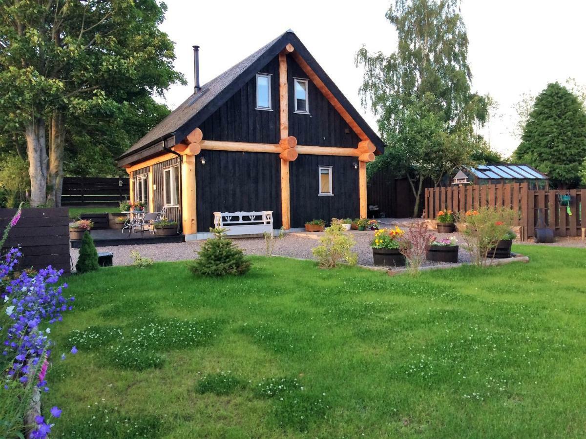 Rowanlea Lodge With Hot Tub Marykirk Bagian luar foto