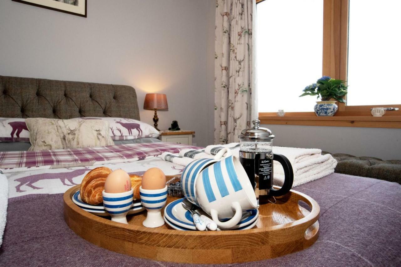 Rowanlea Lodge With Hot Tub Marykirk Bagian luar foto